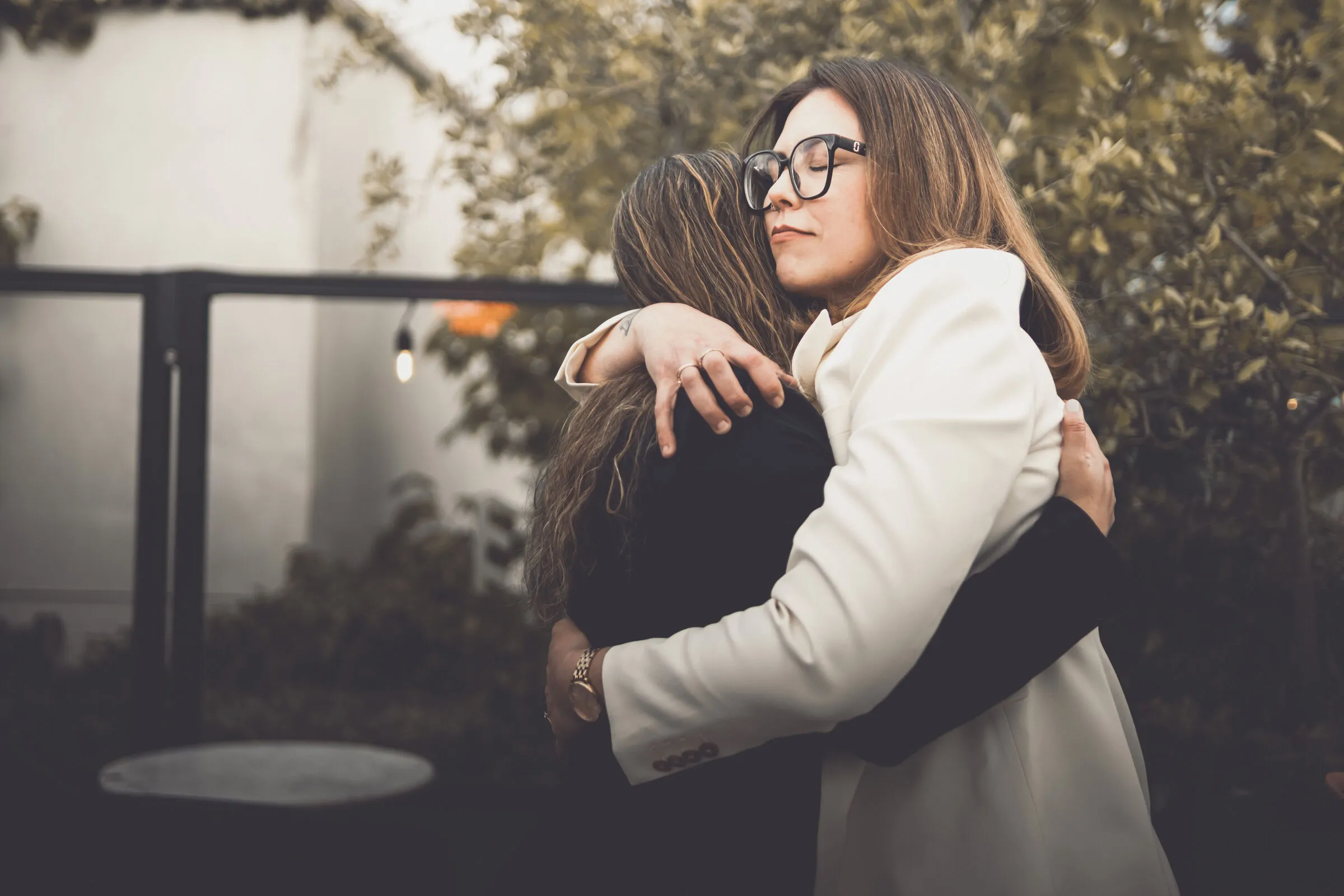 Amanda & Gabi — couple portrait (04), wedding photography by Anna Mello Studios, Dublin