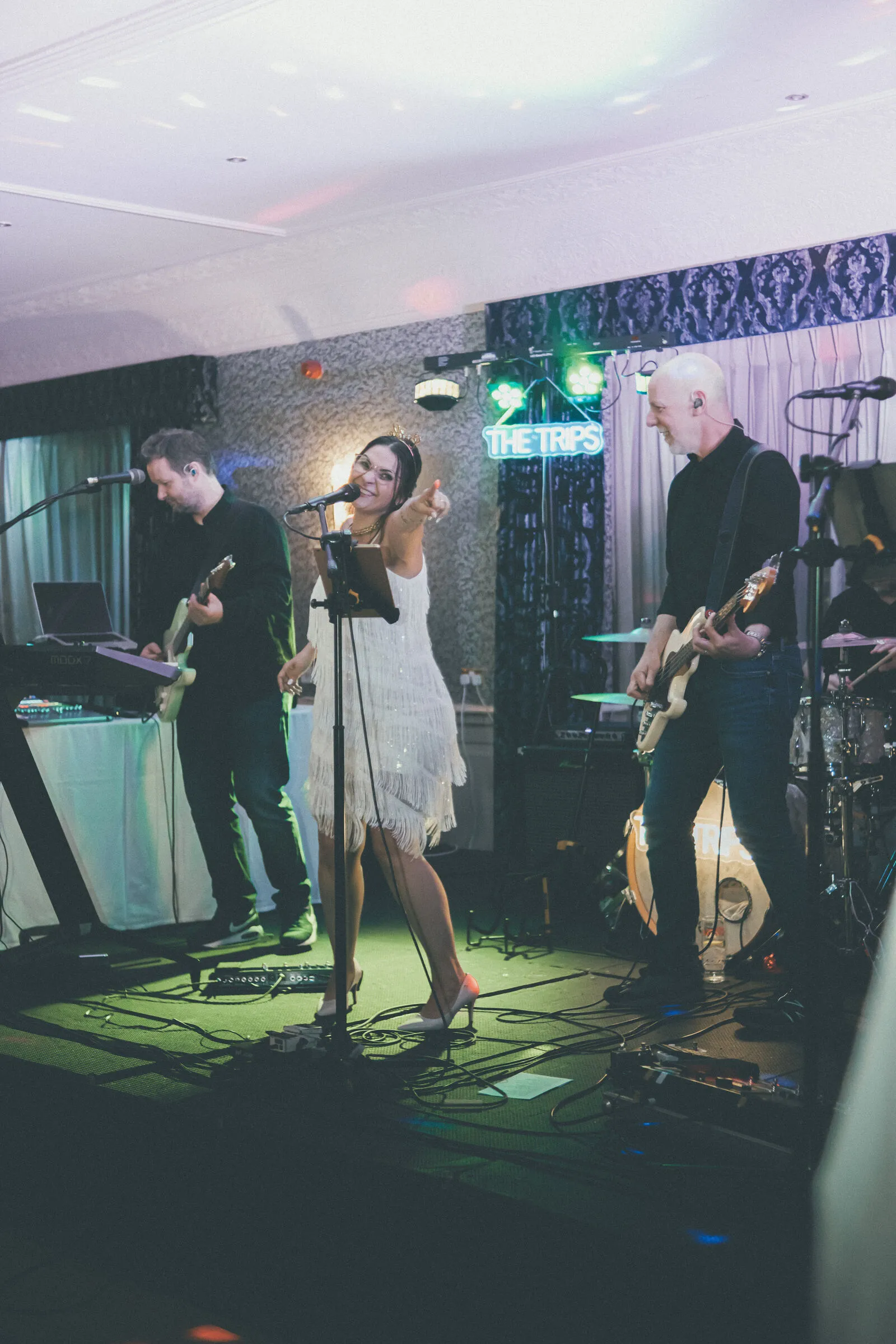 Candy & James — reception party (35), wedding photography by Anna Mello Studios, Dublin