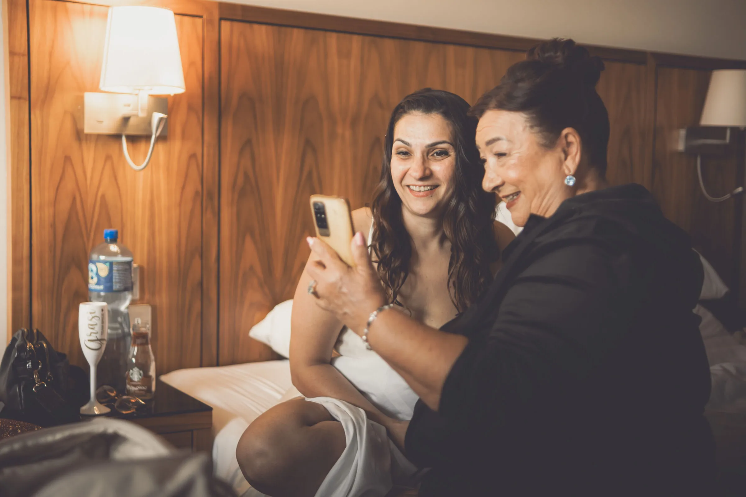 Candy & James — getting ready (04), wedding photography by Anna Mello Studios, Dublin