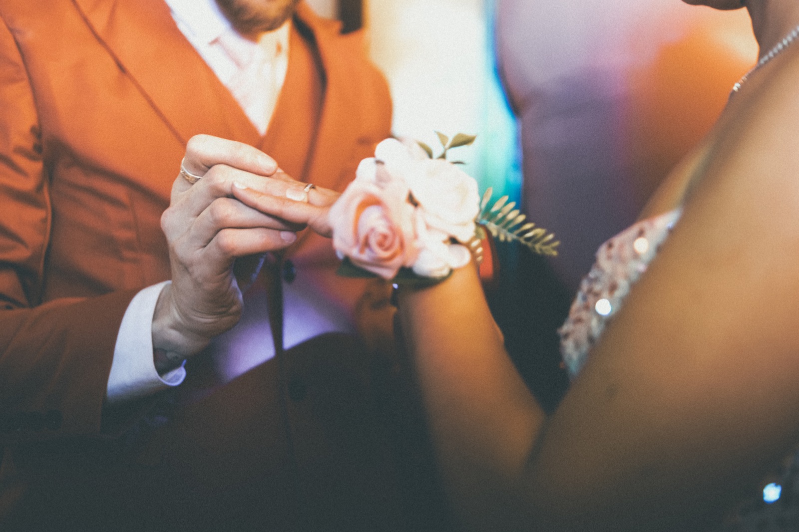 Will & Lais — the pub (01), wedding photography by Anna Mello Studios, Dublin