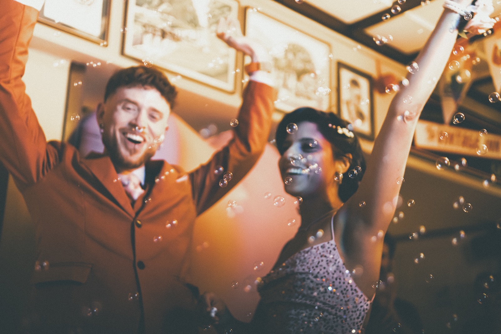Will & Lais — the pub (04), wedding photography by Anna Mello Studios, Dublin